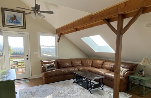 Aldie House | The Vineyard View @M&M Farm