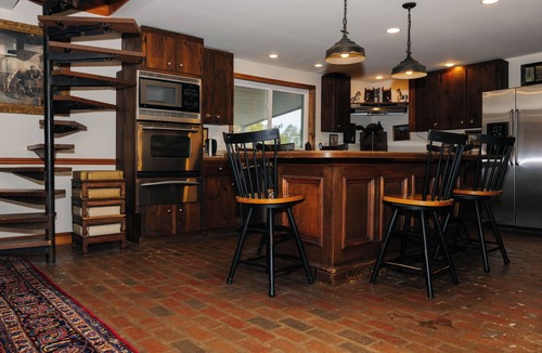 Calverton House | The Whipper Inn at Winfall ~ Horses Welcome