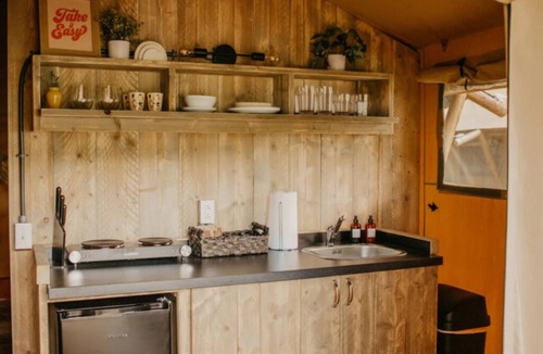 Flag Pond Cabin | The Woody Unit 6 - Glamping Retro
