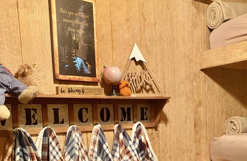 Apple Ridge Cabin | Theater, Games, Books, and Views-- 3 Miles to Main Street Blowing Rock!