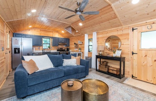 Stanton Cabin | This cabin is a 1 bedroom(s), 1 bathrooms, located in Stanton, KY.