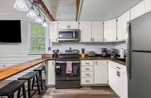 Rogers Cabin | This cabin is a 2 bedroom(s), 1 bathrooms, located in Rogers, KY.