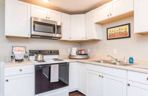 Frankfort House | This house is a 2 bedroom(s), 1 bathrooms, located in Frankfort, KY.