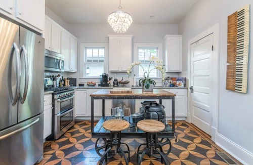 Northside District House | This house is a 2 bedroom(s), 2 bathrooms, located in Lexington, KY.