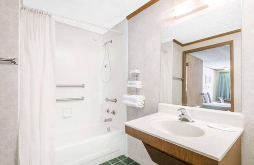 Summit Hotel | Tidy Unit, Outdoor Pool, Free Parking, WiFi, Pets Allowed