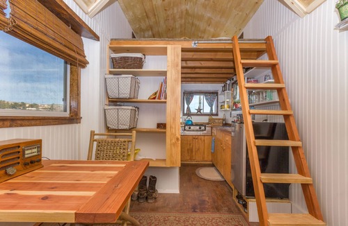 Sandy Valley Cottage | Tiny House in the Mojave Desert near Las Vegas/The Hummingbird