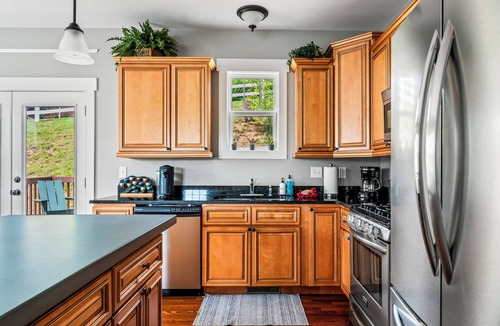 Swannanoa House | Toddler Friendly Mountain Views at Barley Bungalow AVL