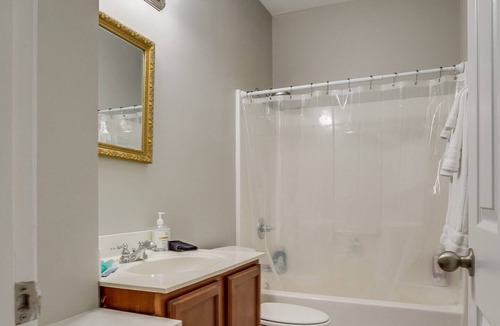 Johnson City House | Townhome Away from Home - 2 bd, 2 bath, 1 car garage. No smoking. No pets.