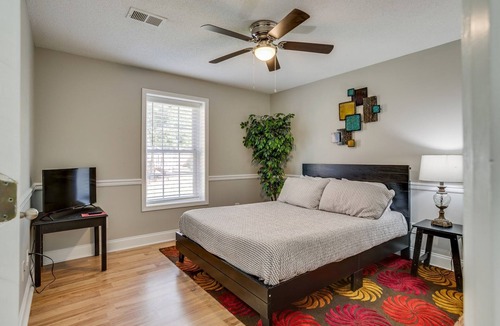 Johnson City House | Townhome Away from Home - 2 bd, 2 bath, 1 car garage. No smoking. No pets.