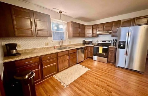 Elizabethton Condo | Townhome in Elizabethton, TN near Tweetsie Trail