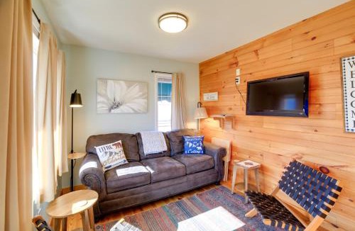 Damascus House | Trail Town USA! 2BD Cabin on Laurel Creek w/Deck