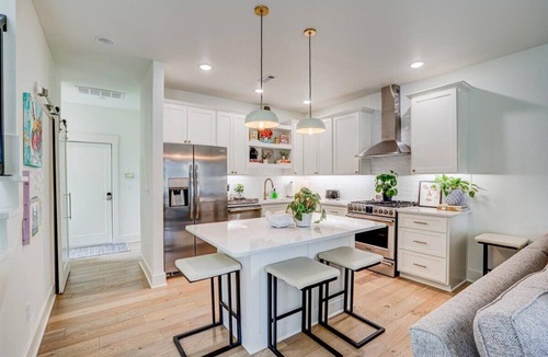 Downtown House | TRAILSIDE AT THE MOMENTARY, Bikers Paradise on Trail, Voted TOP 10 Luxury