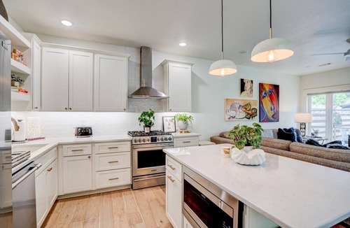 Downtown House | TRAILSIDE AT THE MOMENTARY, Bikers Paradise on Trail, Voted TOP 10 Luxury