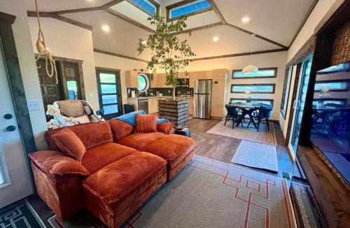 Denniston House | Tranquil Hideaway - Romantic Spa Retreat with Hot Tub and Sauna