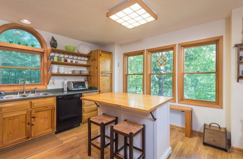 Black Mountain House | Tree Top Too | Montreat Home with Grill, Hot Tub & Partial Mountain Views!