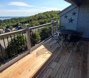Indian Point Apartment | Treehouse Condos - Branson