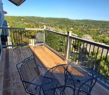 Indian Point Apartment | Treehouse Condos - Branson