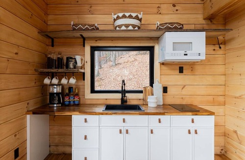 Asheville Cabin | Treehouse Log Cabin *Outdoor Tubs*Waterfall*Pets