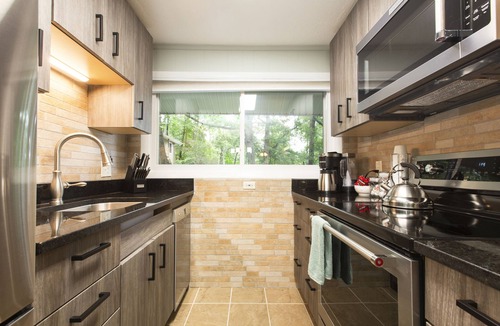 Kenilworth Ski Chalet | Treetop Chalet-4 Mins to DT AVL, 10 Mins to Blue Ridge Parkway, Dog Friendly, FP
