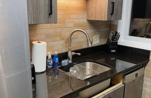 Kenilworth Ski Chalet | Treetop Chalet-4 Mins to DT AVL, 10 Mins to Blue Ridge Parkway, Dog Friendly, FP