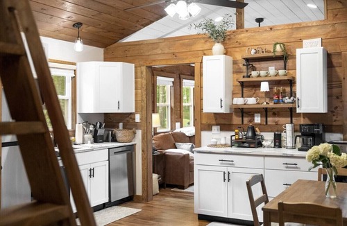 Campton Cabin | Treetop Terrace- Hot Tub, Wifi, Sauna, Firepit