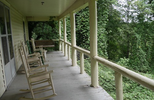 Mascot House | Turtle Rock Retreat - Old home of the head of the Holston Zinc Mine