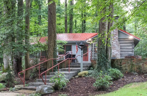 Pittman Center Cottage | Twin Trees: Charming Family Getaway in the Smokies