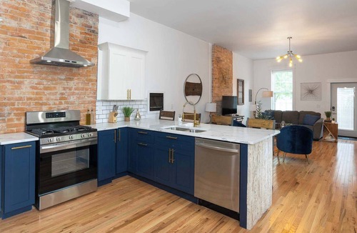 Covington Apartment | Two Condos for 14 Guests, 5 Bedrooms, Free Parking