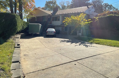 Silver Spring House | Two DB Beds Room, Bathroom, Shower, Fridge, MW, TV, Wifi - 69 night 1st guest.