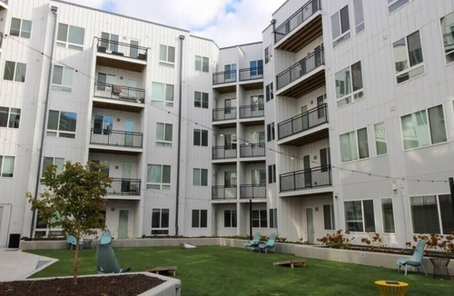 Central Business District Apartment | TWO Luxe CozySuites in Downtown Cincy