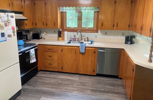 Ogunquit House | Two minute walk to Downtown Ogunquit Village. Spacious private backyard.