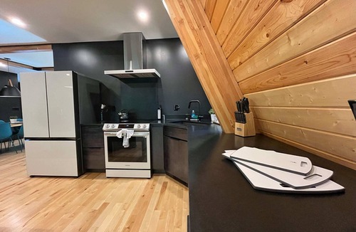 Rogers Cabin | Two Pines Hollow | Private A-Frame | Hot Tub