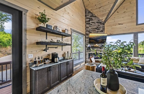 Sevierville House | Ultimate Family Escape - seasonal private dock, indoor pool, hot tub