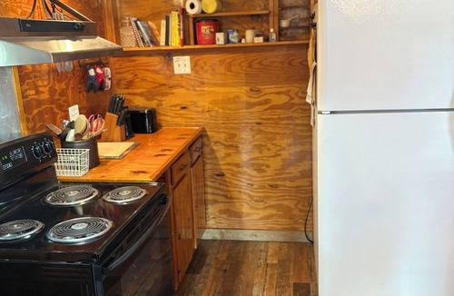 Steinhatchee Cabin | Uncle Gary’s Wonky Cabin in Steinhatchee, FL