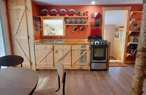 Butler House | Unique Bonnie and Cyde Mountainside Retreat! Check out this hidden gem hideway!