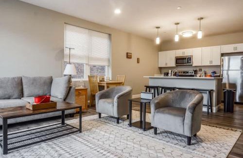 Chelsea Apartment | Unit 22 Luxurious 1BR Apartment Long-term stays