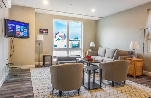 Chelsea Apartment | Unit 22 Luxurious 1BR Apartment Long-term stays