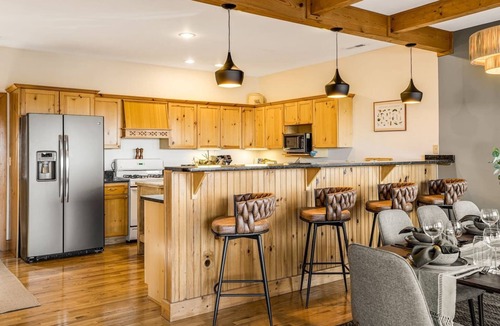 Wolf Laurel Cabin | Unwind Cabin: Hot Tub with Sunsets, Sauna, Views, & Game Room
