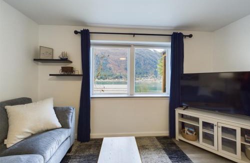 West Juneau House | Updated Douglas Apartment, Near Downtown and Skiing