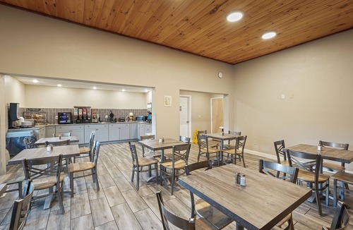 Townsend Hotel | Updated Family Getaway Suite