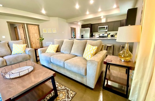 Gateway House | Upper Mesa Villa #2, Glacier Suites - Upper Mesa Villa #2