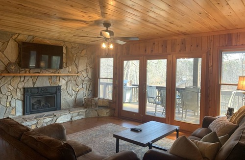Lake Lure House | Upscale Lake Lure retreat - A 1 minute walk to the beach/marina/pools/tennis