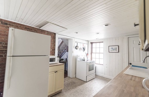 Bolivar Apartment | Vacation Rental: Armory Quarters A