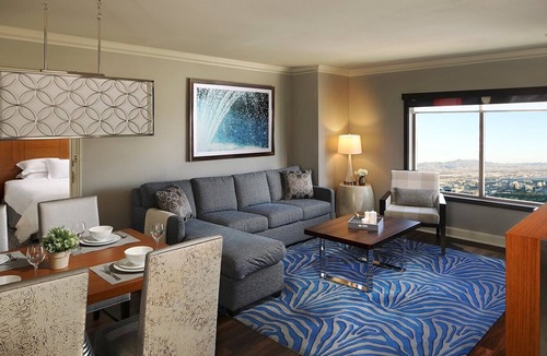 Las Vegas Strip House | Vacation, Work, or Conference on the Boulevard