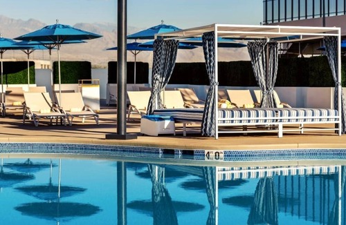 Gateway District Hotel | Vegas Tower, 1 King Bed at The STRAT Hotel, Casino & Tower
