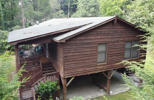 Mortimer Cabin | Very Secluded Home overlooking a Wilson Creek, a Wild and Scenic River.