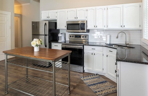 East Walnut HIlls House | Victorian for 30+ Guests, 5 Min to Downtown