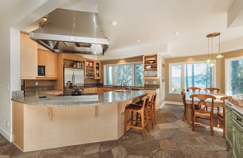Adelma Beach House | View Forth— A Gardiner Beach Retreat