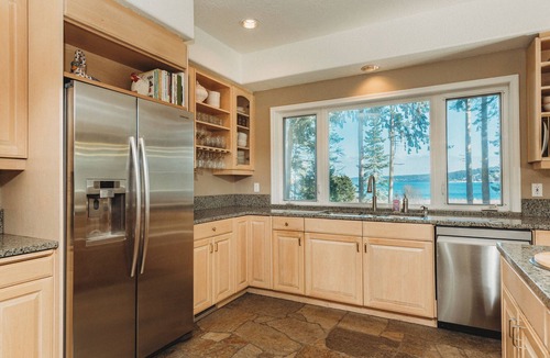 Adelma Beach House | View Forth— A Gardiner Beach Retreat
