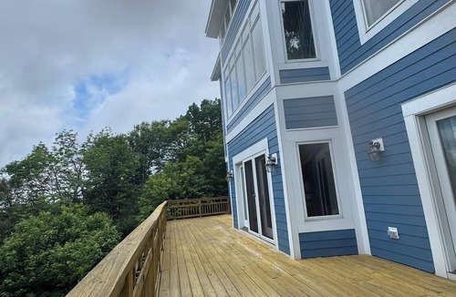 Old Timberline House | VIEW!Hot tub, Cozy, EV Charger,Walk to Dolly Sods, Pet, WiFi, Mountain Top! AC